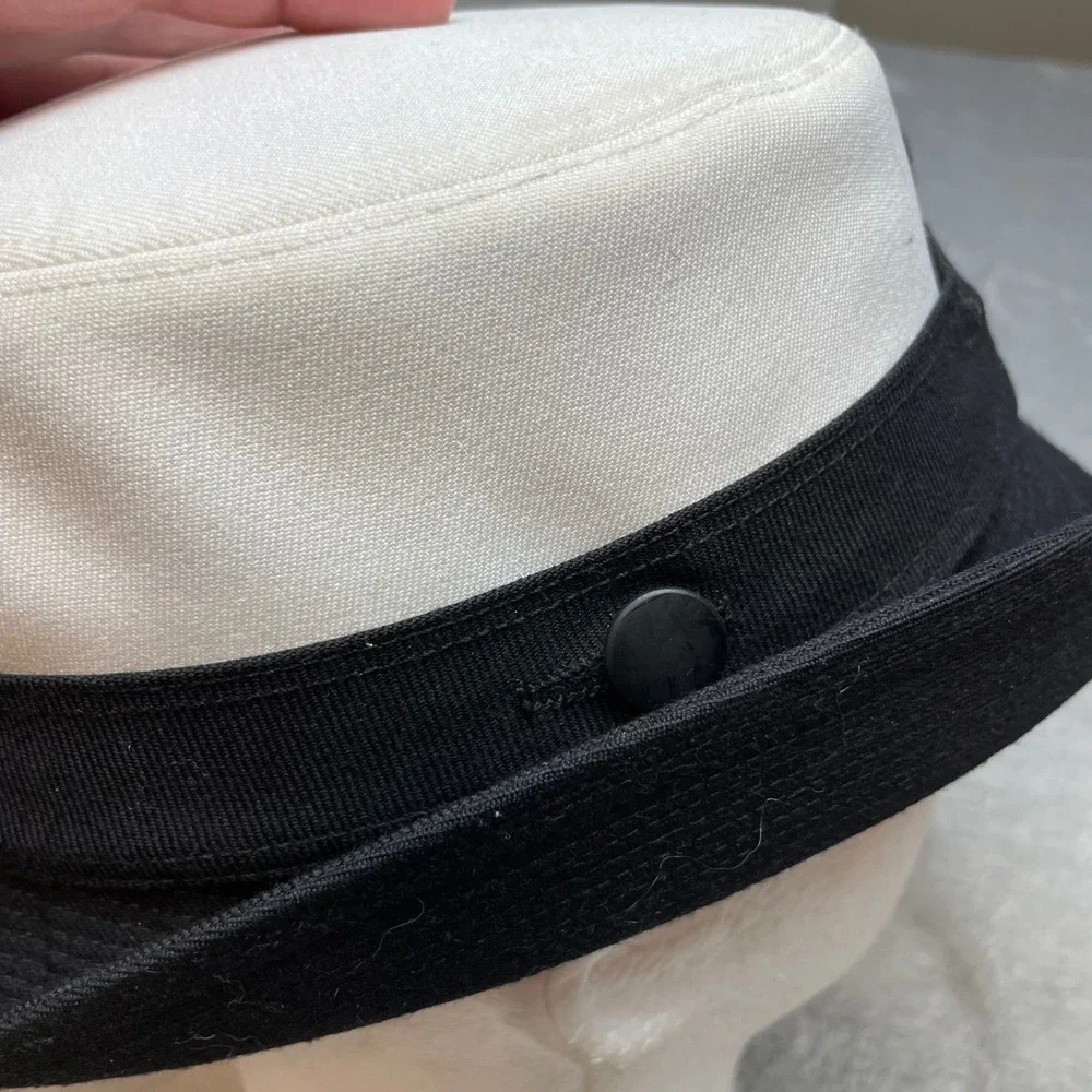 DSCP Womens Military Service Hat Size 22.5 White USN Insignia Nautical